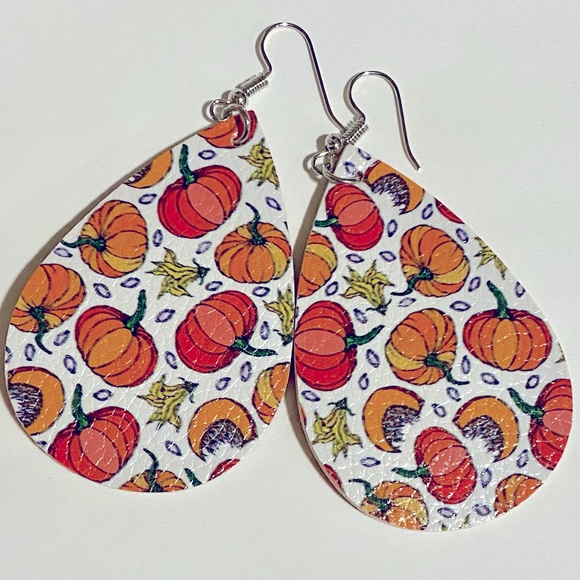 Jewelry - ‼️$5 add on or BOGO 2/$10‼️🆕faux leather teardrop fall pumpkin earrings 🎃